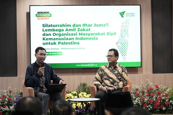 Atu Yudhistira Indarto memantik sesi diskusi pertemuan NGO-NGO Indonesia untuk Palestina, di Aula Sasana Budaya, Philanthropy Building, Jakarta Selatan, Rabu (26/03/2025).