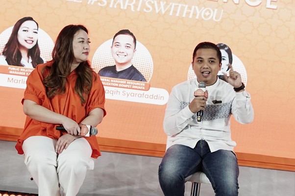 penggerak perubahan bersama you2 dompet dhuafa General Manager Resources Mobilization Dompet Dhuafa, Ahmad Faqih Syarafaddin mengisi talkshow bertajuk Change #StartWithYou dalam gelaran Konferensi Pers dan Bazar Y.O.U di Mall Kelapa Gading 3, Rabu (12/3/2025).