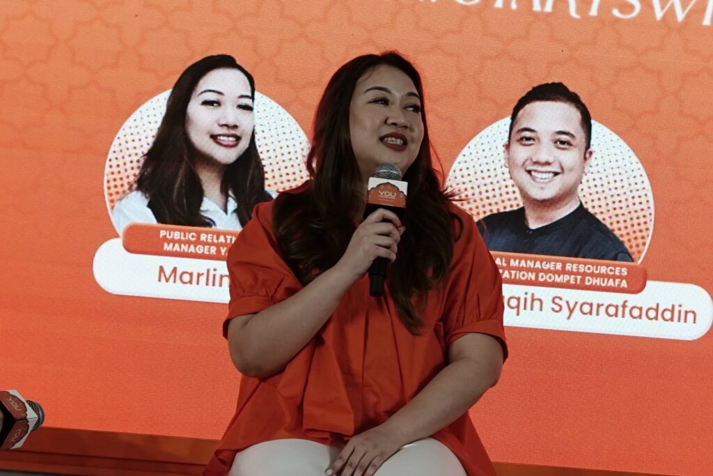 penggerak perubahan bersama you3 dompet dhuafa Manager Public Relations Y.O.U, Marlinda mengajak para pengunjung bazar untuk terus berbagi keberkahan di bulan Ramadan.