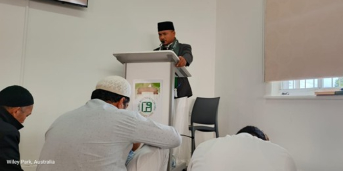 ustaz abdul wahid ritongaaustralia 1 dompet dhuafa Ustaz Abdul Wahid Ritonga mengisi khotbah Jumat dengan tiga bahasa.
