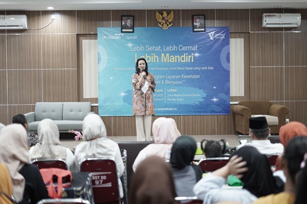 Atria Rai menyambut baik program kolaborasi antara Dompet Dhuafa dan AXA Mandiri untuk kesehatan anak, ibu hamil, dan ibu menyusui.