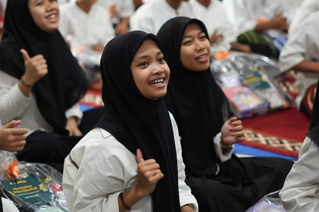 pendidikanuntukyatimdarimaybankdandompetdhuafa7 dompet dhuafa