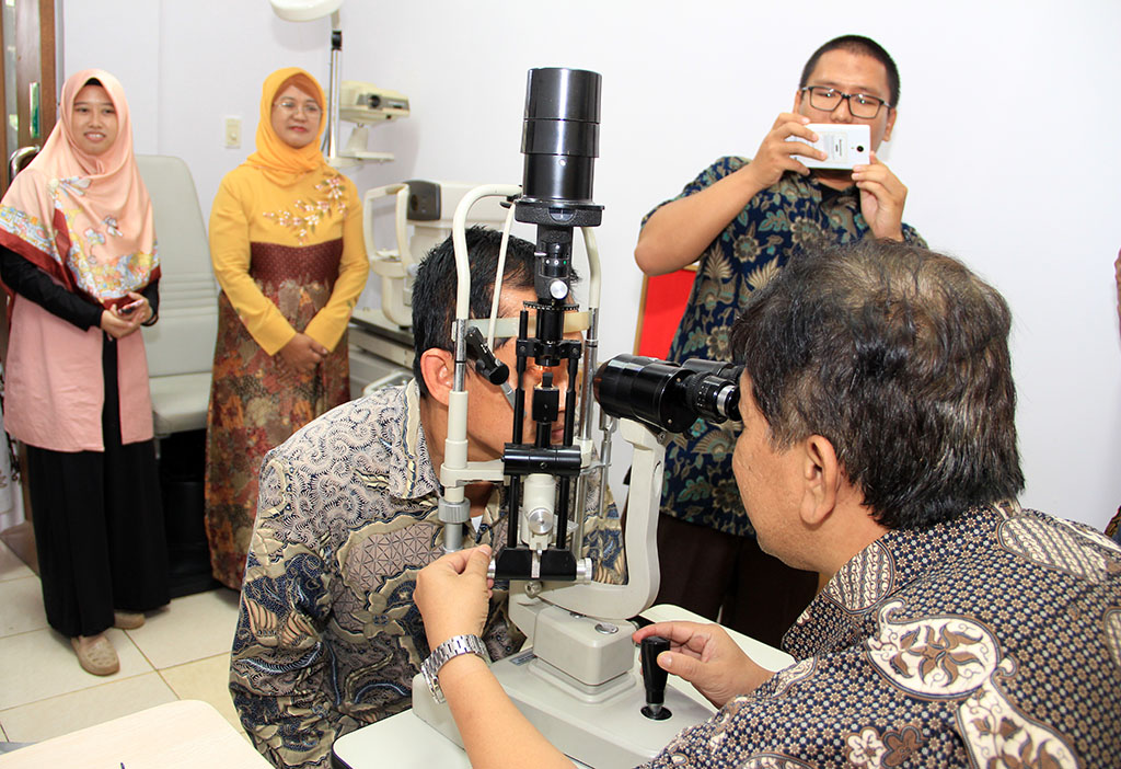 wakafalatdiagnostikmatadompetdhuafarstmembentangkebaikan01 dompet dhuafa