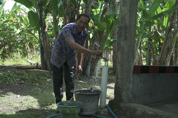 air untuk kehidupan di sragen5 dompet dhuafa Penggunaan air bersih untuk kebutuhan warga Desa Mranggen, Plupuh, Kabupaten Sragen.