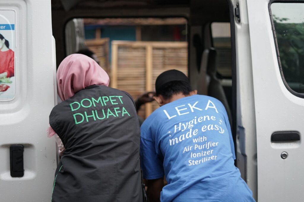dompetdhuafadanlekasalurkanratusanpaketsembako2 dompet dhuafa