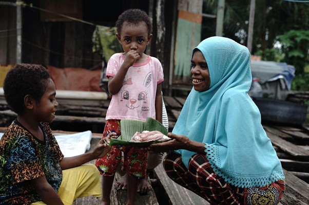 kisah amsiah tentang ibadah kurban dan pengorbanan6 dompet dhuafa Amsiah dan anak-anaknya merasa senang karena dapat merasakan daging kurban pada momentum Iduladha, ia bisa mengolah daging menjadi makanan yang bergizi.