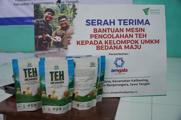 teh bedana produk unggulan banjarnegara2 dompet dhuafa Dompet Dhuafa bersama Amgala Foundation mendukung pemberdayaan teh Bedana dengan memberikan bantuan berupa mesin pengolahan teh kepada kelompok UMKM Bedana Maju.