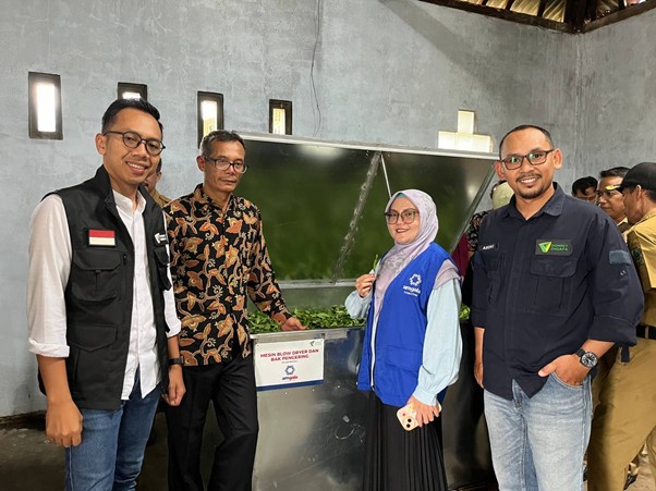 teh bedana produk unggulan banjarnegara6 dompet dhuafa Dompet Dhuafa bersama Amgala Foundation, Dinas Koperasi Provinsi Jateng, dan Pemerintah Kab. Banjarnegara mendukung pemberdayaan teh kelompok UMKM Bedana Maju.