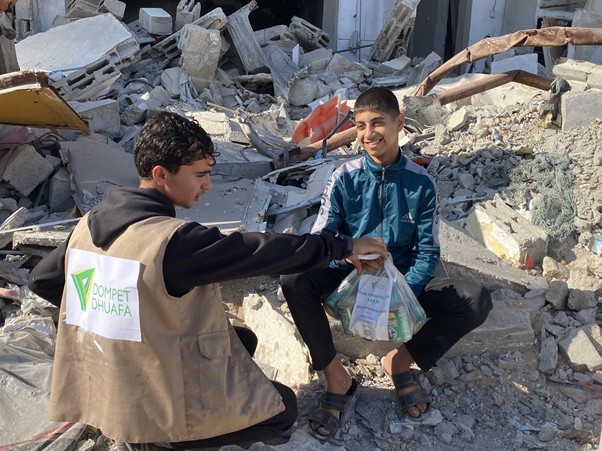 tebar hewan kurban atasi kelaparan di gaza palestina1 dompet dhuafa Penerima manfaat daging kurban beku dari daging kurban Dompet Dhuafa.