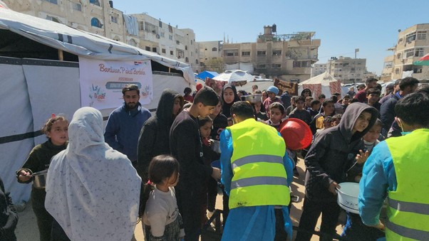 tebar hewan kurban atasi kelaparan di gaza palestina2 dompet dhuafa Krisis kelaparan di Gaza, Palestina membuat para warga sipil mengandalkan bantuan kemanusiaan dari luar.