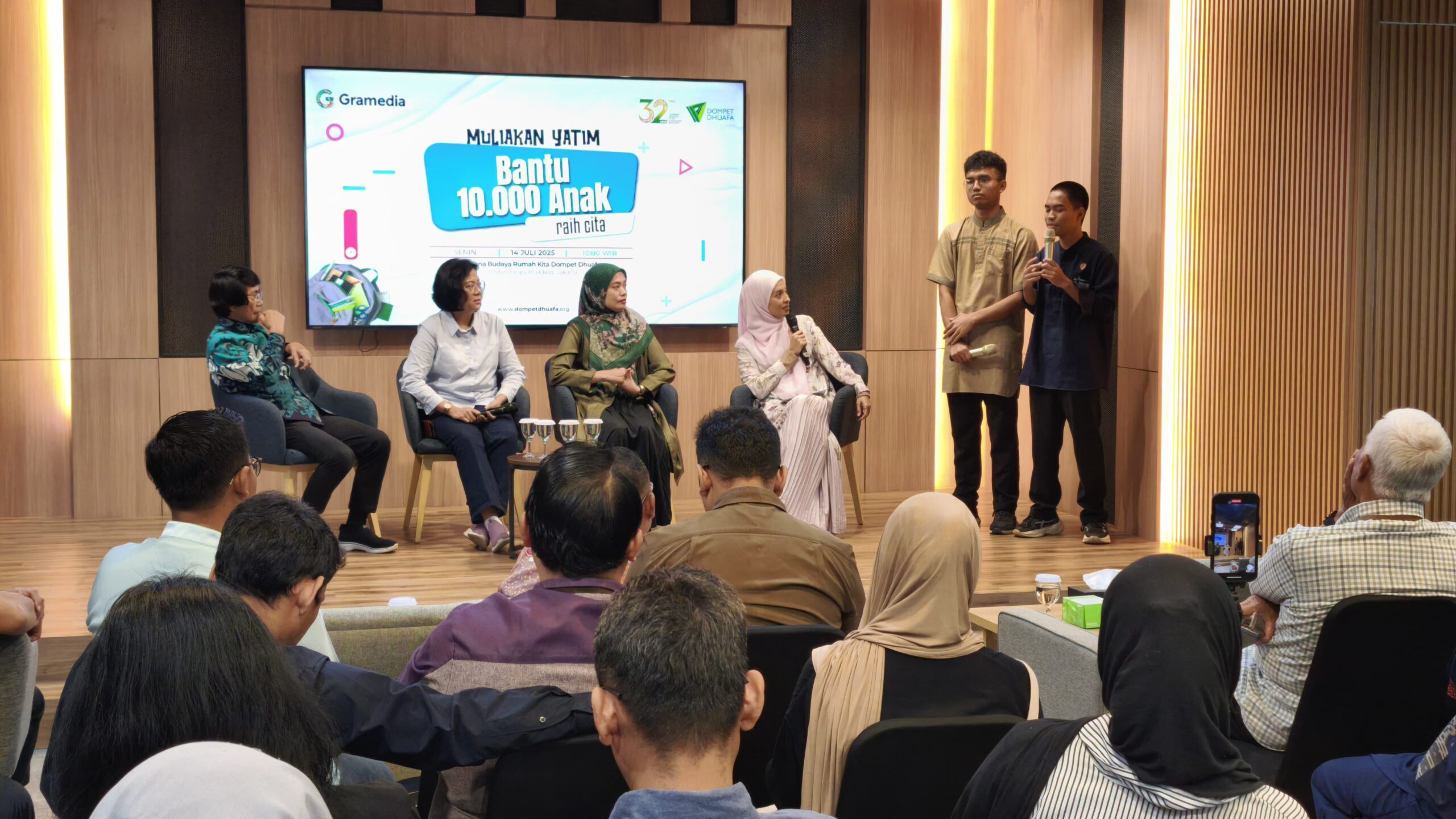 dompet dhuafa dan gramedia kampanye muliakan yatim di momen muharam 1447 h 2025 m dompet dhuafa Dompet Dhuafa dan Gramedia Kampanye Muliakan Yatim di Momen Muharam 1447 H / 2025 M.