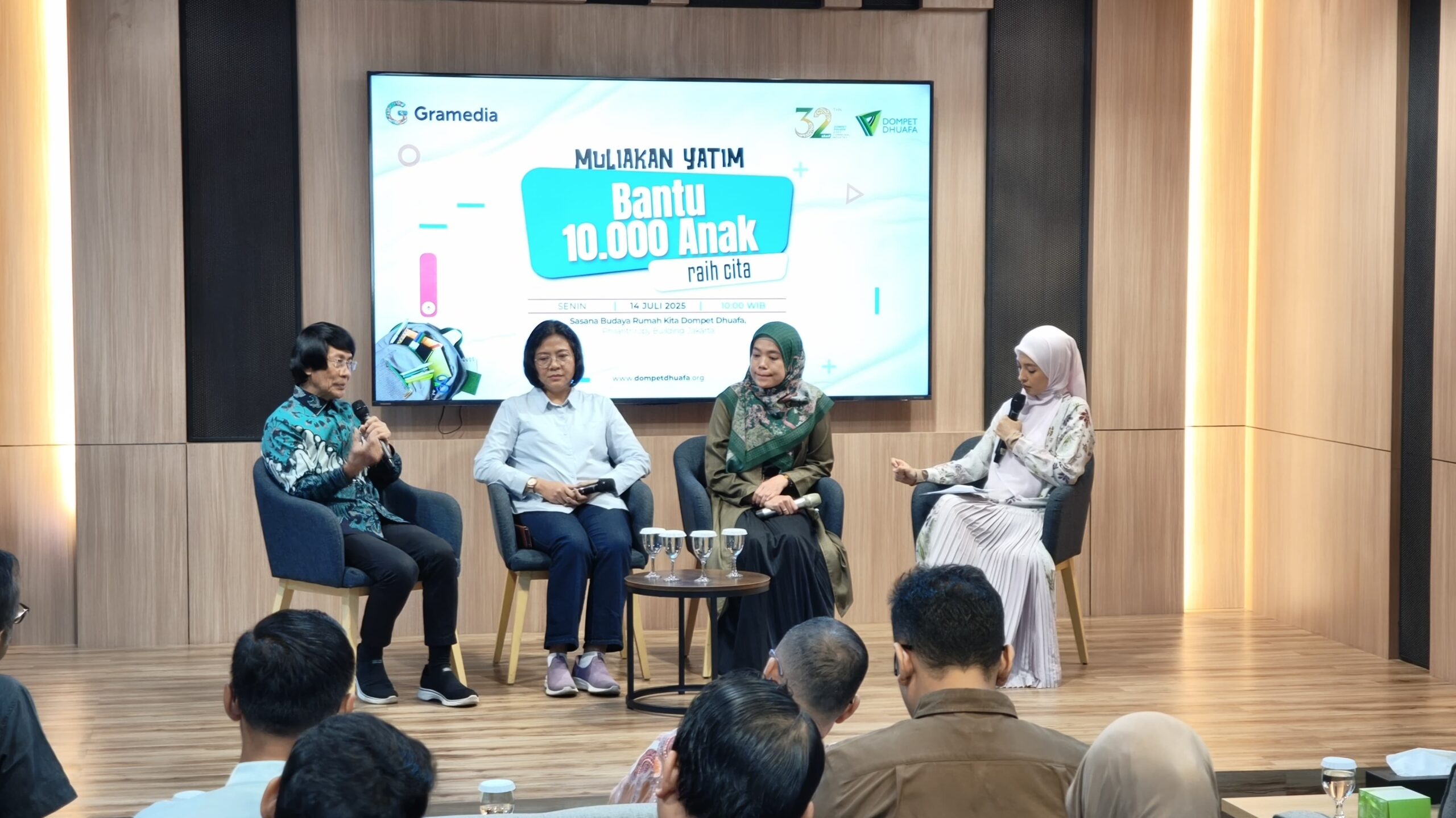 dompet dhuafa dan gramedia kampanye muliakan yatim di momen muharam 1447 h 2025 m dompet dhuafa Dompet Dhuafa dan Gramedia Kampanye Muliakan Yatim di Momen Muharam 1447 H / 2025 M.