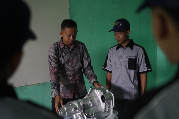 gajigurudoseninvestasipendidikanindonesiajudul dompet dhuafa