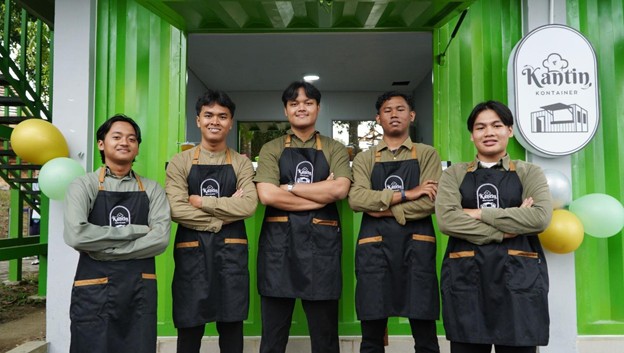 kantin kontainer uii2 dompet dhuafa Penerima Manfaat Mahasiswa Program Kantin Kontainer Universitas Islam Indonesia.
