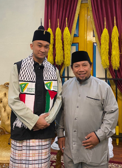 sultan deli jadi ambasador zakat dan wakaf 2 dompet dhuafa Sultan Deli XIV (kiri) dan KH Ahmad Shonhaji (kanan) usai penobatan Ambasador Zakat dan Wakaf di Istana Maimun.