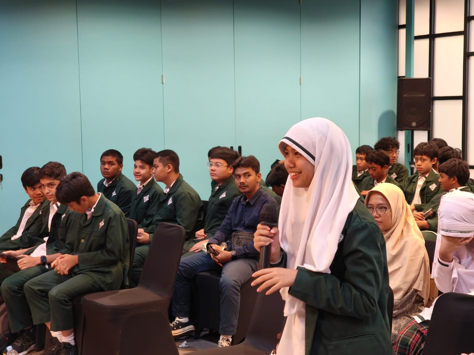 kunjungan siswasiswi smp azhari ke dompet dhuafa dompet dhuafa Kunjungan siswa-siswi SMP Azhari Islamic School Jakarta ke kantor Dompet Dhuafa, Rabu (10/9/2024) pagi.