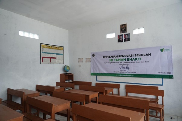 pemugaran mi taman bhakti8 dompet dhuafa Kondisi ruang kelas MI Taman Bhakti setelah dipugar.