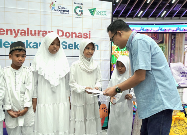 perlengkapan sekolah baru untuk yatim dan duafa dari gramedia dan supermall karawaci6 dompet dhuafa