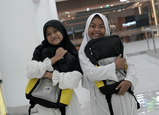 perlengkapan sekolah baru untuk yatim dan duafa dari gramedia dan supermall karawaci9 dompet dhuafa