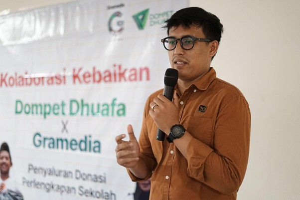 gramedia x dompet dhuafa muliakan yatim3 dompet dhuafa Sambutan oleh Sulton, perwakilan manajemen Summarecon Mall Serpong.