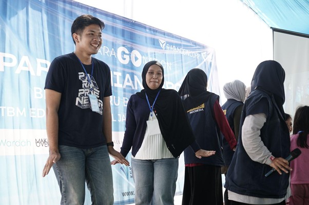 paragonian bergerak4 dompet dhuafa Kakak-kakak Paragonian.menari dan bernyanyi bersama adik-adik TBM Edelweis.