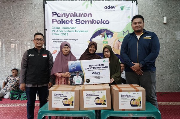 penyaluran zakat pt adev5 dompet dhuafa Penyaluran paket sembako oleh Dompet Dhuafa dan PT Adev kepada warga Curug Mekar, Selasa (28/10/2025).
