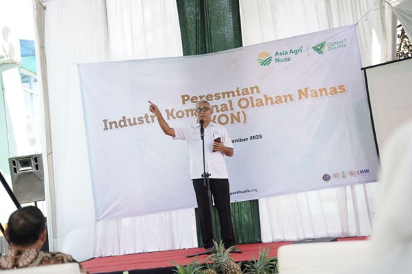 peresmian industri komunal olahan nanas ikon subang9 dompet dhuafa Plt. Kepala Dinas Pertanian Subang, Bambang Suhendar, yang mewakili Bupati Subang, memaparkan sambutannya dalam Peresmian IKON di Subang, Rabu (26/11/2025).