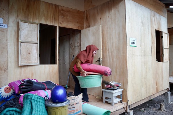 bale nyaman untuk penyintas erupsi gunung lewotobi lakilaki11 dompet dhuafa