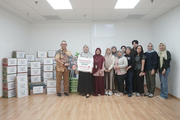 bantuan pt symrise indonesia untuk sumatera1 dompet dhuafa Serah terima donasi bersama pimpinan PT Symrise Indonesia beserta jajarannya kepada perwakilan Tim Partnership dari Dompet Dhuafa.
