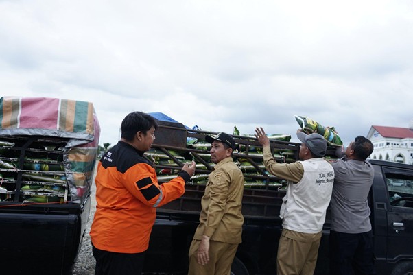 bantuan kemanusiaan tiba di pidie jaya3 dompet dhuafa Sebanyak 5 ton beras yang tiba di Kabupaten Pidie Jaya untuk para penyintas dampak banjir.