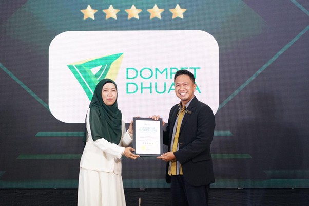 indonesia fundraising award 20266 dompet dhuafa GM Penghimpunan Wakaf Dompet Dhuafa, Ali Bastoni, menerima penghargaan dalam kategori Fundraising Wakaf Sosial Terbaik.