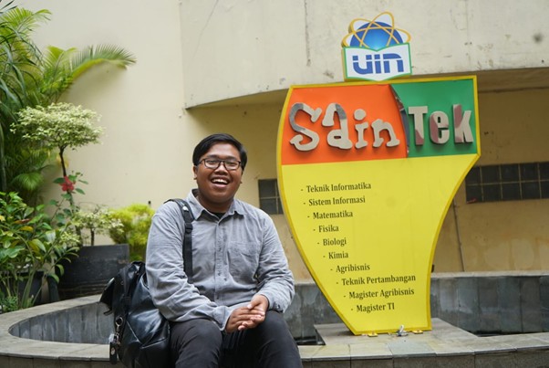 penerima manfaat beasiswa etos id2 dompet dhuafa Raden Achmad Zildhan Frans Bestand penerima manfaat beasiswa ETOS ID, Mahasiswa Sistem Informasi Tahun Ketiga UIN Jakarta, Selasa (20/01/2026).