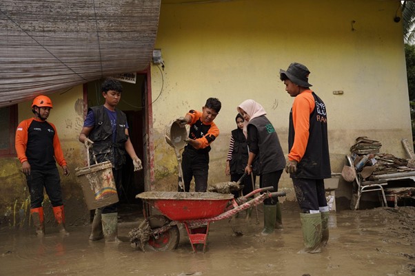 perjuangan relawan pulihkan faskes10 dompet dhuafa
