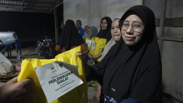 perlengkapanibadahuntukpenyintasbencanadiaceh3 dompet dhuafa