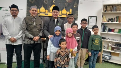 dai ambassador dompet dhuafa bremen jerman02 dompet dhuafa Suasana kajian dan ibadah anak Muslim di Bremen, Jerman.