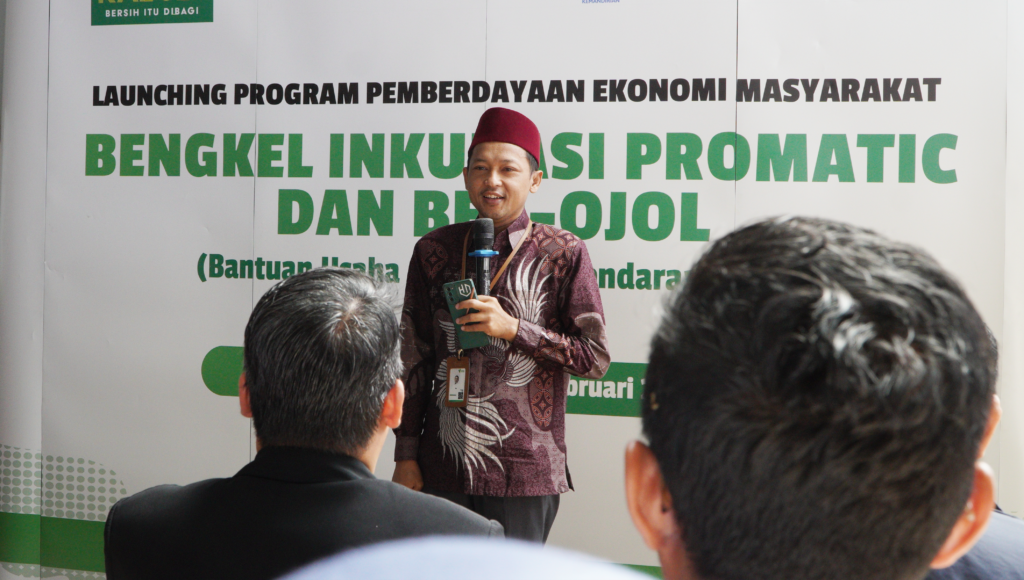 Wakil Ketua Pengurus Dompet Dhuafa, Herdiansah, memberikan sambutan pada acara launching Bengkel Promatic.