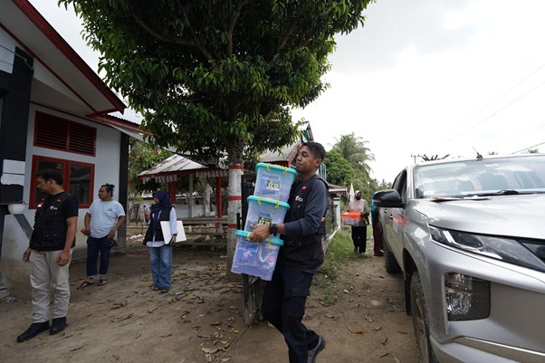 la galigo foundation salurkan paket ibu anak dan kebutuhan dasar4 dompet dhuafa