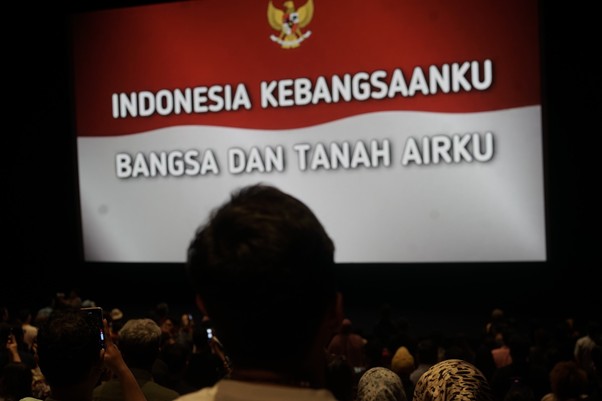 sineklopedia 20265 dompet dhuafa Pemutaran lagu Indonesia Raya di ruang bioskop.