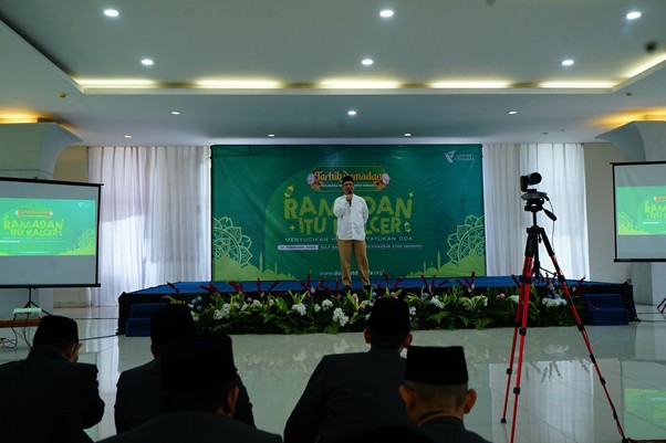tarhib ramadan 1447 h internal di zona madina3 dompet dhuafa Ketua Pengurus Yayasan Dompet Dhuafa, Ahmad Juwaini saat sambutan.