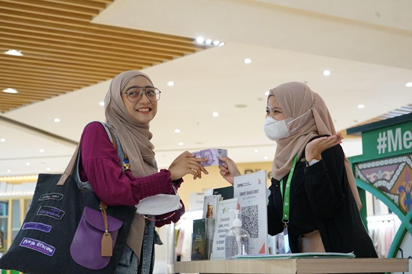 wakaf uang chiki fawzi dompet dhuafa