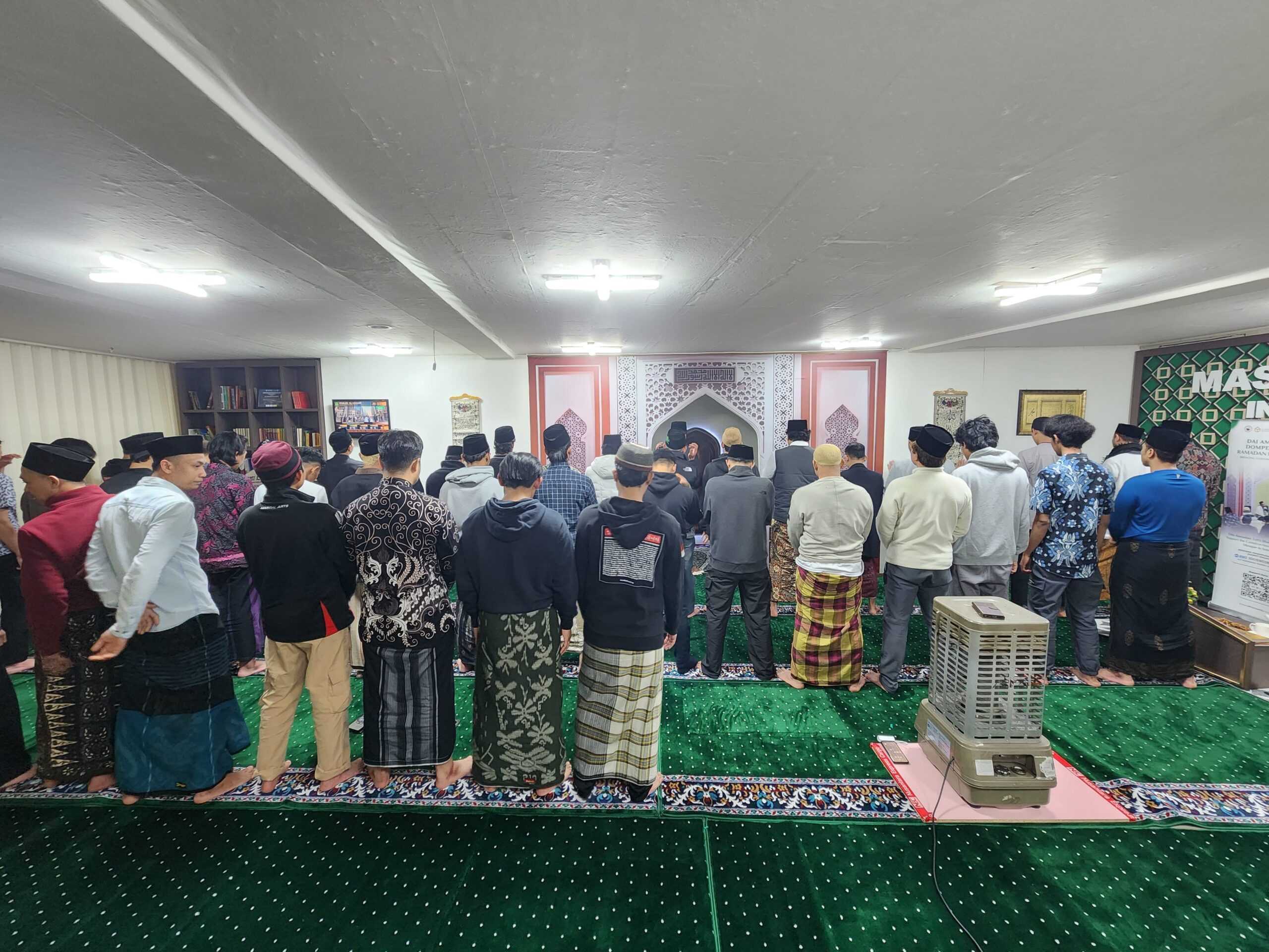 suasana ibadah di masjid al anwar incheon korea selatan yang menjadi salah satu lokasi dakwah dai ambassador dompet dhuafa 2026 dompet dhuafa Suasana ibadah di Masjid Al Anwar Incheon, Korea Selatan, yang menjadi salah satu lokasi Dakwah Dai Ambassador Dompet Dhuafa 2026.