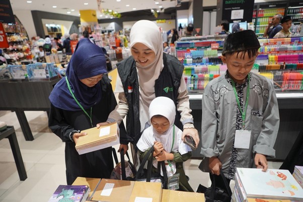 50anakyatimbelanjagramediabsd06 dompet dhuafa