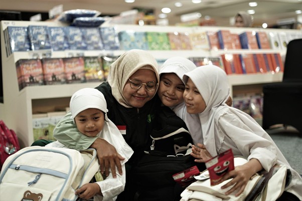belanja bareng yatim nadia 3 dompet dhuafa