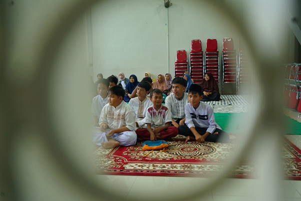 dompet dhuafa dan paragon corp ngabuburit bareng 50 anak yatimduafa 6 dompet dhuafa Raut bahagia dan keceriaan terpancar dari para anak yatim dan dhuafa saat kegiatan berlangsung.