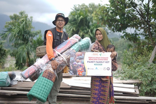 familykituntukbenermeriah8 dompet dhuafa