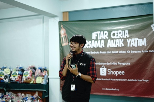ifthar ceria shopee 8 dompet dhuafa