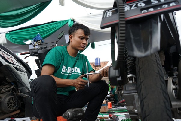 mimpi alumni institut kemandirian punya bengkel motor sendiri1 dompet dhuafa