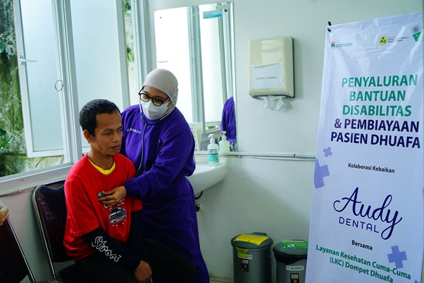 penyaluran bantuan disabilitas dan pembiayaan pasien duafa5 dompet dhuafa