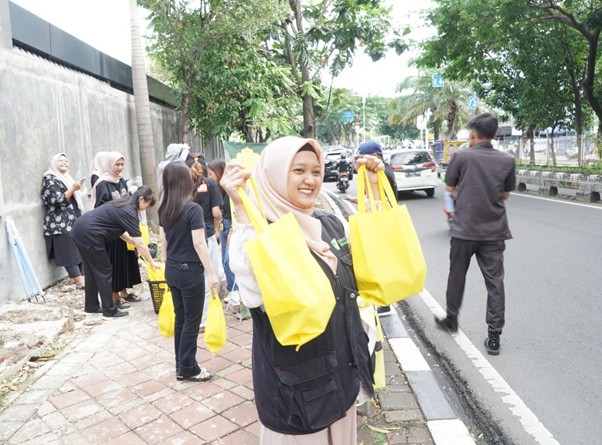pomogo sebar takjil2 dompet dhuafa