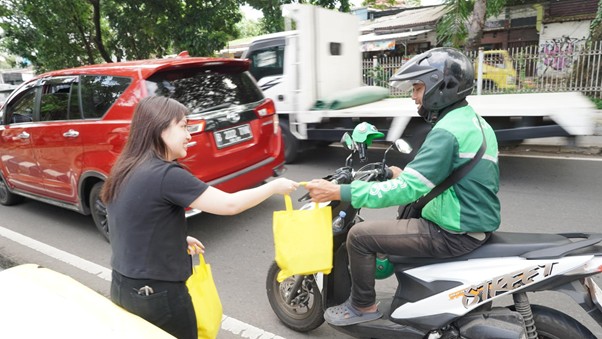pomogo sebar takjil6 dompet dhuafa